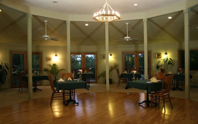 Old Crocker Inn