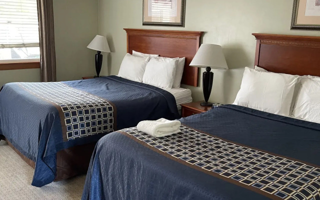 Colonial Motel