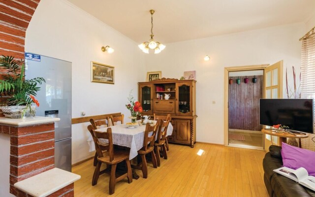 Awesome Home in Drvenik With Wifi and 5 Bedrooms