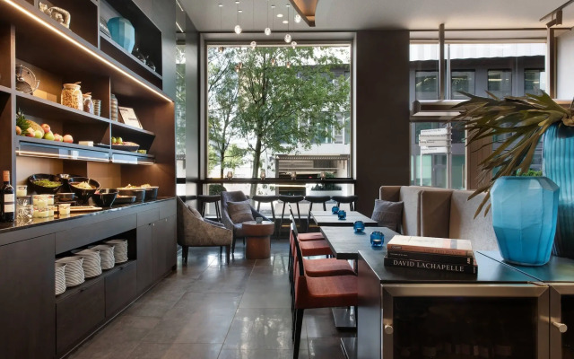 Renaissance Zürich Tower Hotel