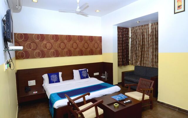 OYO 1030 Hotel Palm View Residency