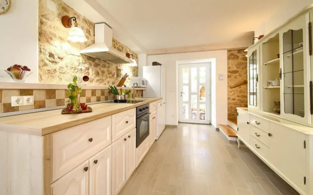 Tranquil Getaway Polje Villa With Pool