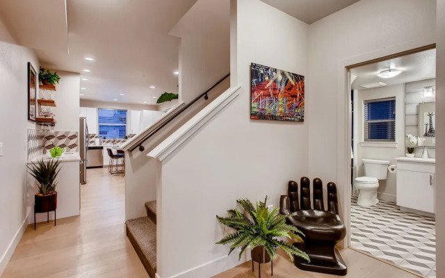 Old Town Swank - Brand New to Brewery District!