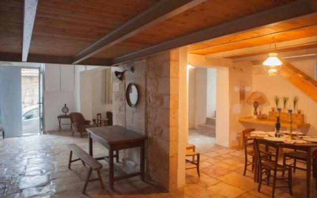 Heleni Hamalka Apartment