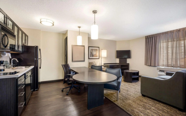 Sonesta Simply Suites Phoenix Glendale