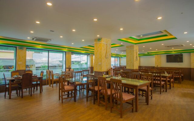 OYO 255 White Zambala Hotel