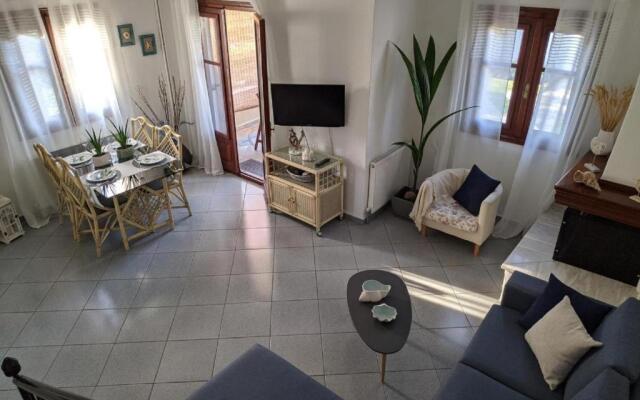 Villa Beta - 5min walk to beach, BBQ, Parking