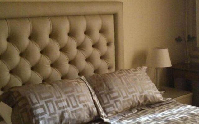 Hotel Queens Leriotis