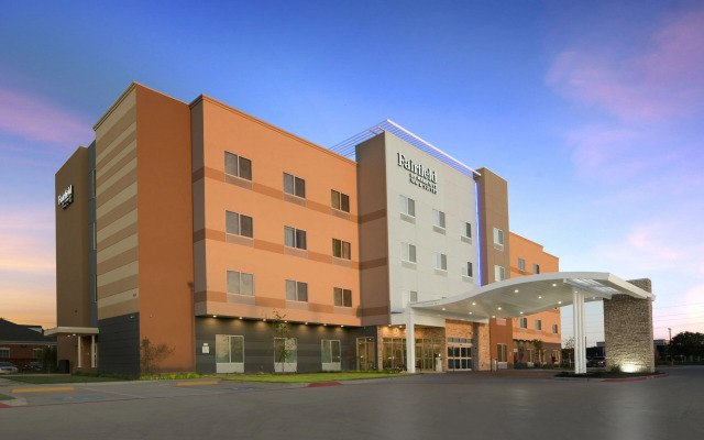 Fairfield Inn and Suites Dallas East