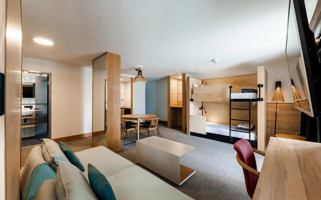 BUNK Surfers Paradise - International Backpacker Hostel