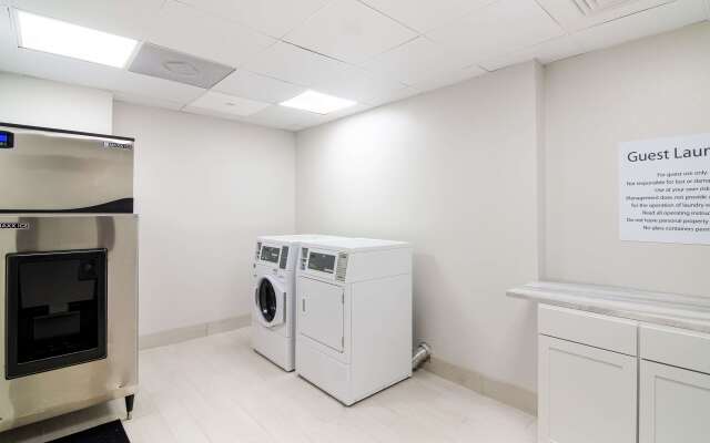 Comfort Inn & Suites Gulf Shores East Beach near Gulf State Park