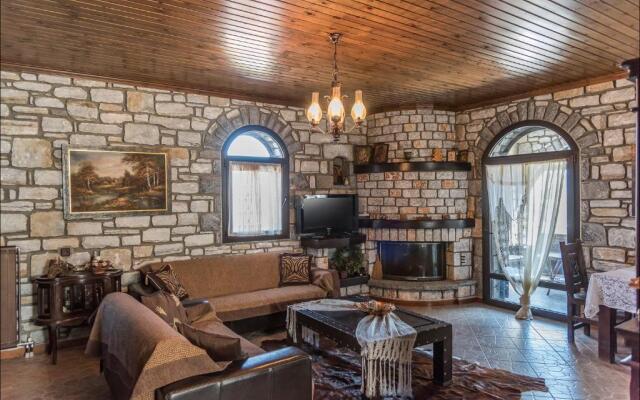Stone Mansion Anavryti, ΑΜΑ 20569