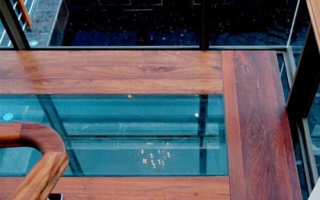 36 On Bonza Boutique Hotel