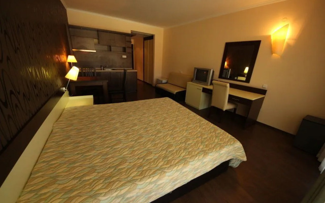 Grand Hotel St.Vlas - Menada Apartments