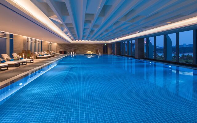 HUALUXE Xiamen Haicang Harbour View by IHG