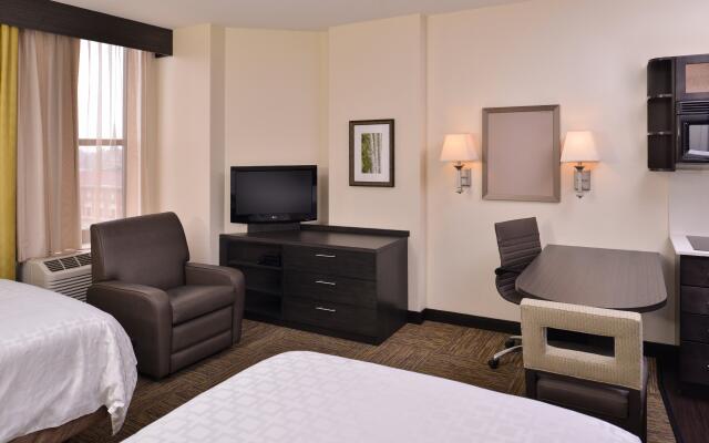 Candlewood Suites Terre Haute, an IHG Hotel