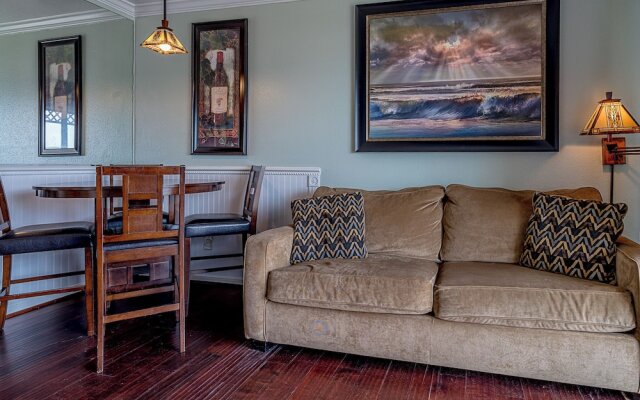 The Victorian by 3rd Coast Getaways