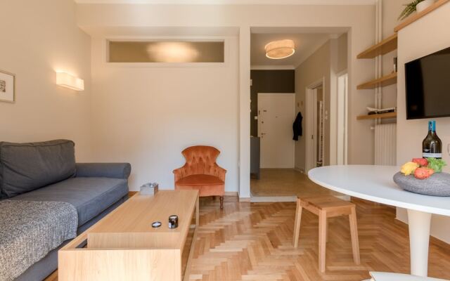 Chic Flat at Kolonaki in Heart of Athens