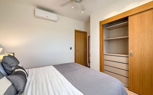 Fantastic Penthouse at Golf Course