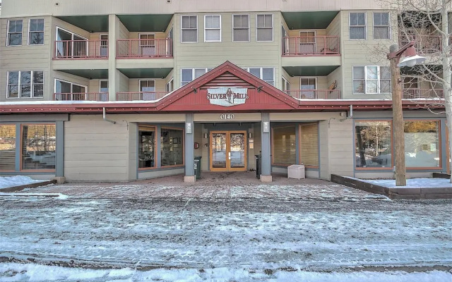 Super Cozy Condo In The Heart Of River Run Village! 1 Bedroom Condo by RedAwning