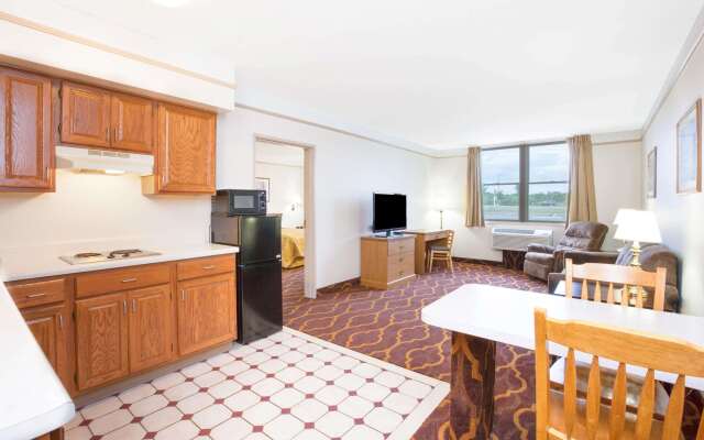 Super 8 by Wyndham Brooklyn