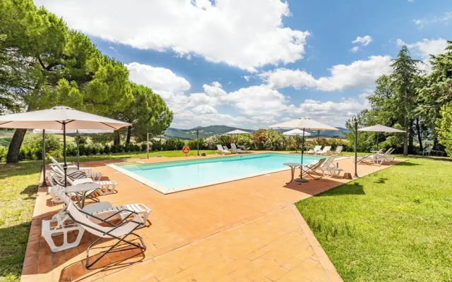 Grano Family Apt Shared Pool Volerra