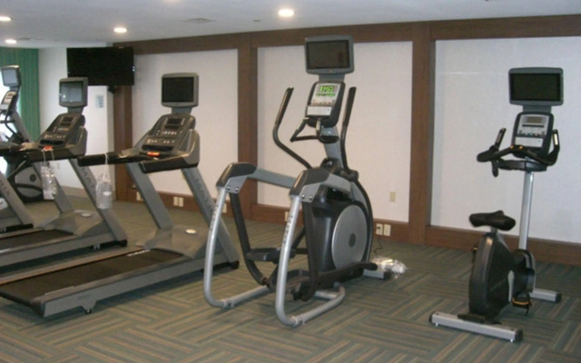 Holiday Inn Express & Suites Uniontown by IHG