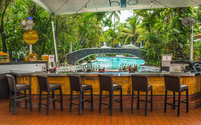 Riande Aeropuerto Hotel & Casino