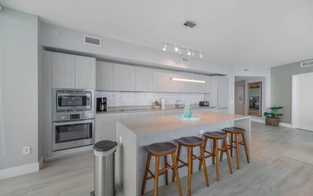 Oceanfront Luxury Hyde Beach Condo
