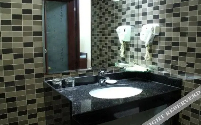 Huimin Hotel (Puxi Wanda store)
