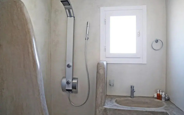 8 Keys Residence
