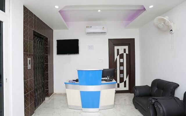 OYO 9675 Hotel Galaxy