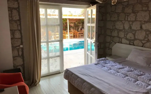 Begonvil Butik Otel by Aliki Alacati