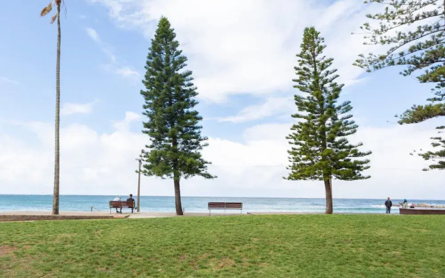 Madecomfy Trendy Apartment on Dee Why Beach