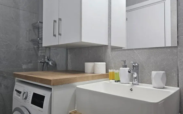 145 NIC - Stay Historia Apartment