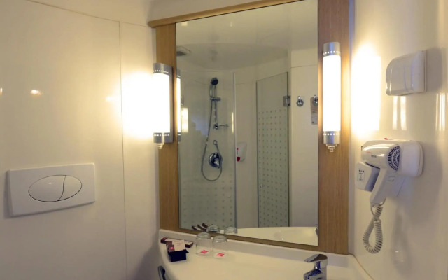 Ibis Gading Serpong