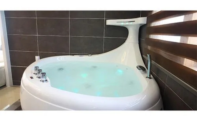 Nami Island Thira Pension