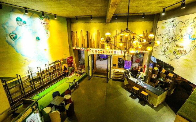 Comma Travel International Youth Hotel