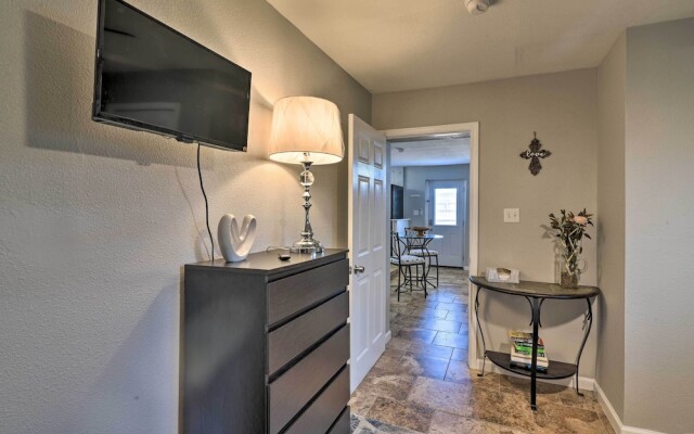 Romantic Apt: Private Patio & Shared Hot Tub!