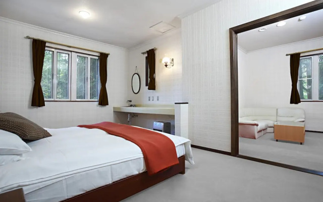 36 Degrees North, Lodge Hakuba Japan