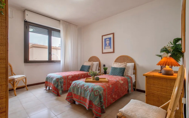 Sardinia RE - Lilium Central Flat