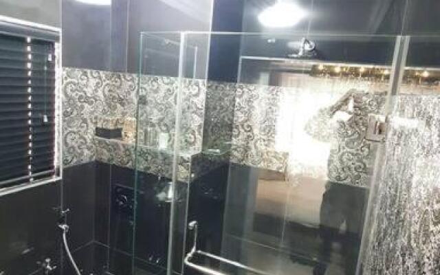 Upmarket 3 Bedroom Apartment