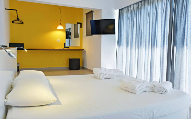 Hillside Studios & Apartments
