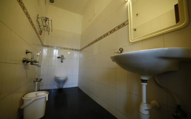 OYO 1456 Hotel Raj Classic Inn