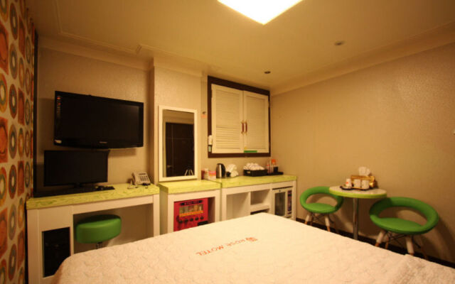 Rose Motel