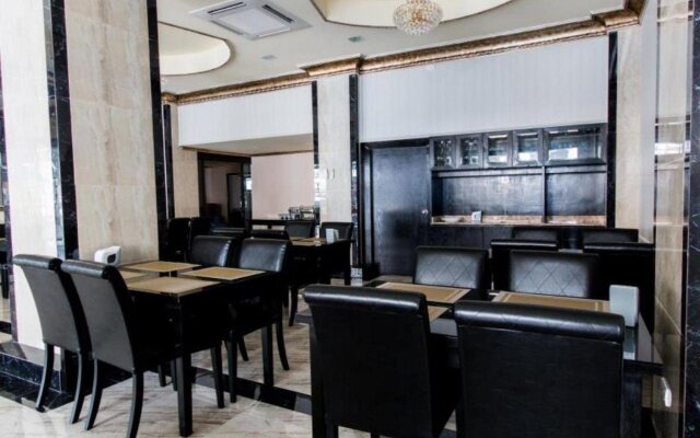 Nida Rooms Regal Marble Hotel