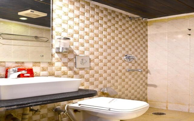 Oyo Capital O 11357 Hotel benz international
