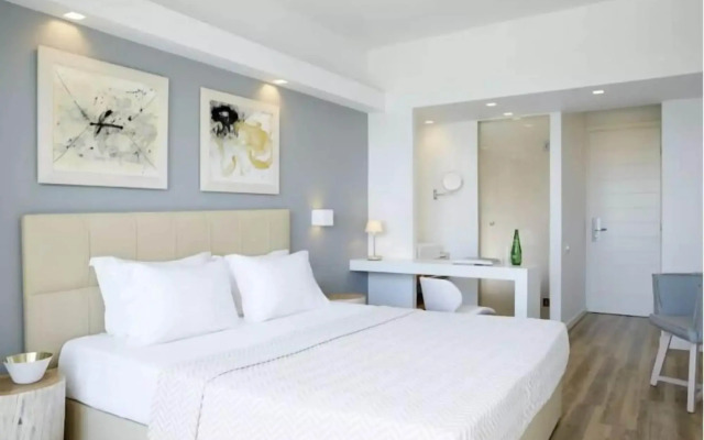 Lichnos Beach Hotel & Suites