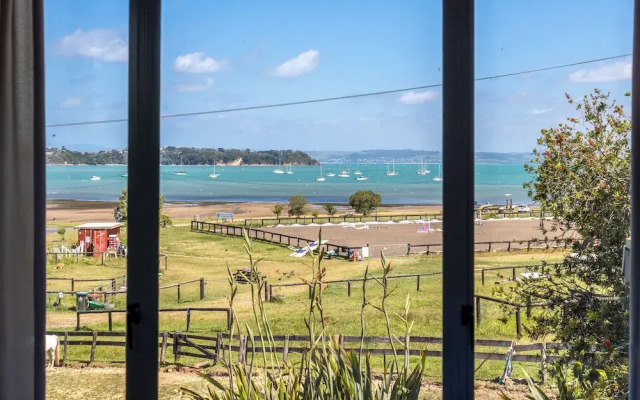 Tikirau Bay Views in Oneroa