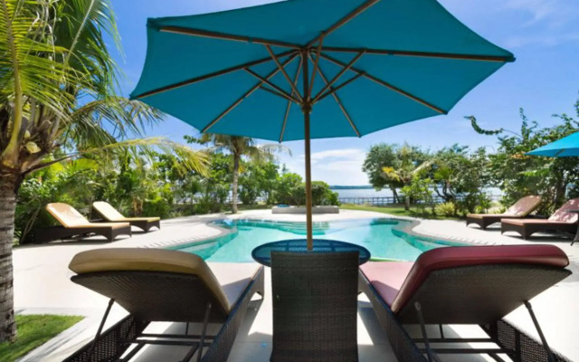 Peninsula Bay Resort